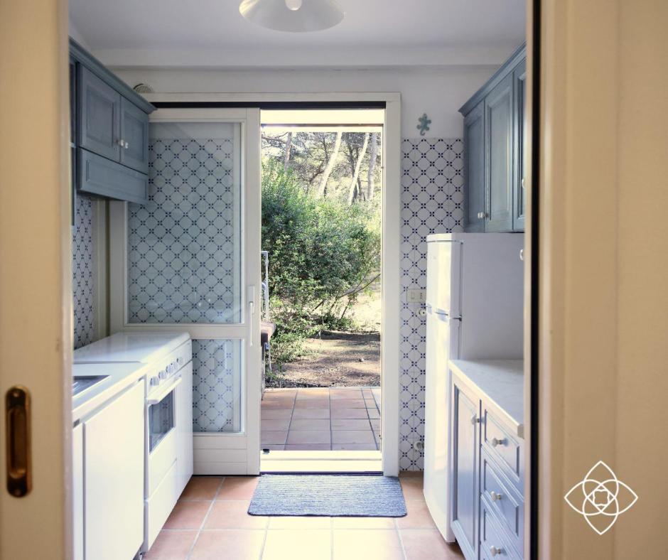 Villa Biancospini, , Le Case Di Aurelia Guesthouse Кастелланета-Марина Экстерьер фото